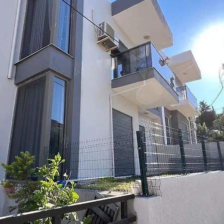 아파트 Cesme'de Denize Yakin, Bahceli Ev *